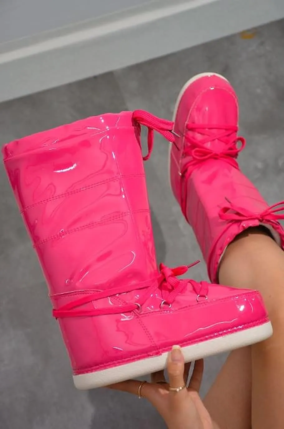Cape Robbin Puffy Lace Up Mid Calf Cozy Winter Boots