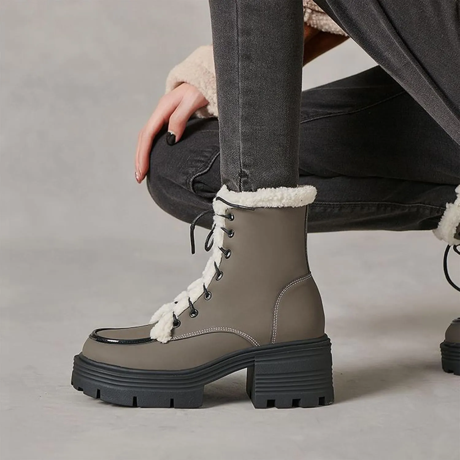 Chunky Low Heel Velvet Ankle Boots, Side Zip Lace Up Snow Boots Outdoor Sports Boots Raw Edge Patent Leather Matte Stain-Resistant Fashion Boots