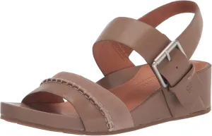 Gentle Souls by Kenneth Cole Women's Giulia Wedge Sandal