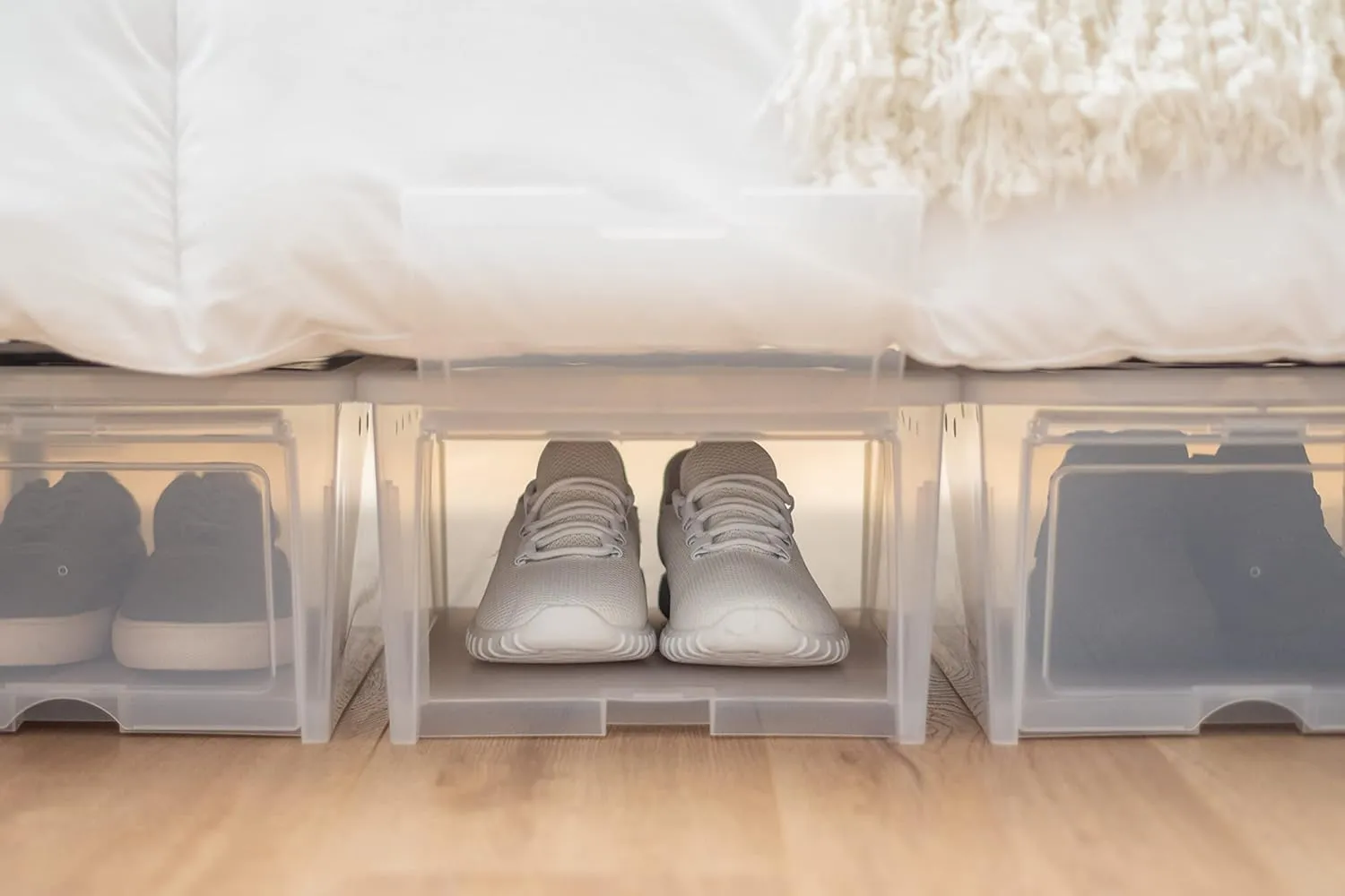 IRIS USA Stackable Shoe Storage Box with Flip Up Door and Air Vents, 4-Pack, Sturdy Shoe Scarf Toy Game Organizer Container with Ventilation Holes for Closet Under Bed Entryway Storage, Wide, Clear