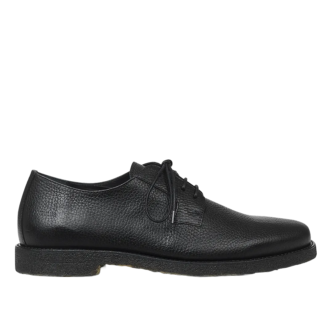 Lace-up shoe