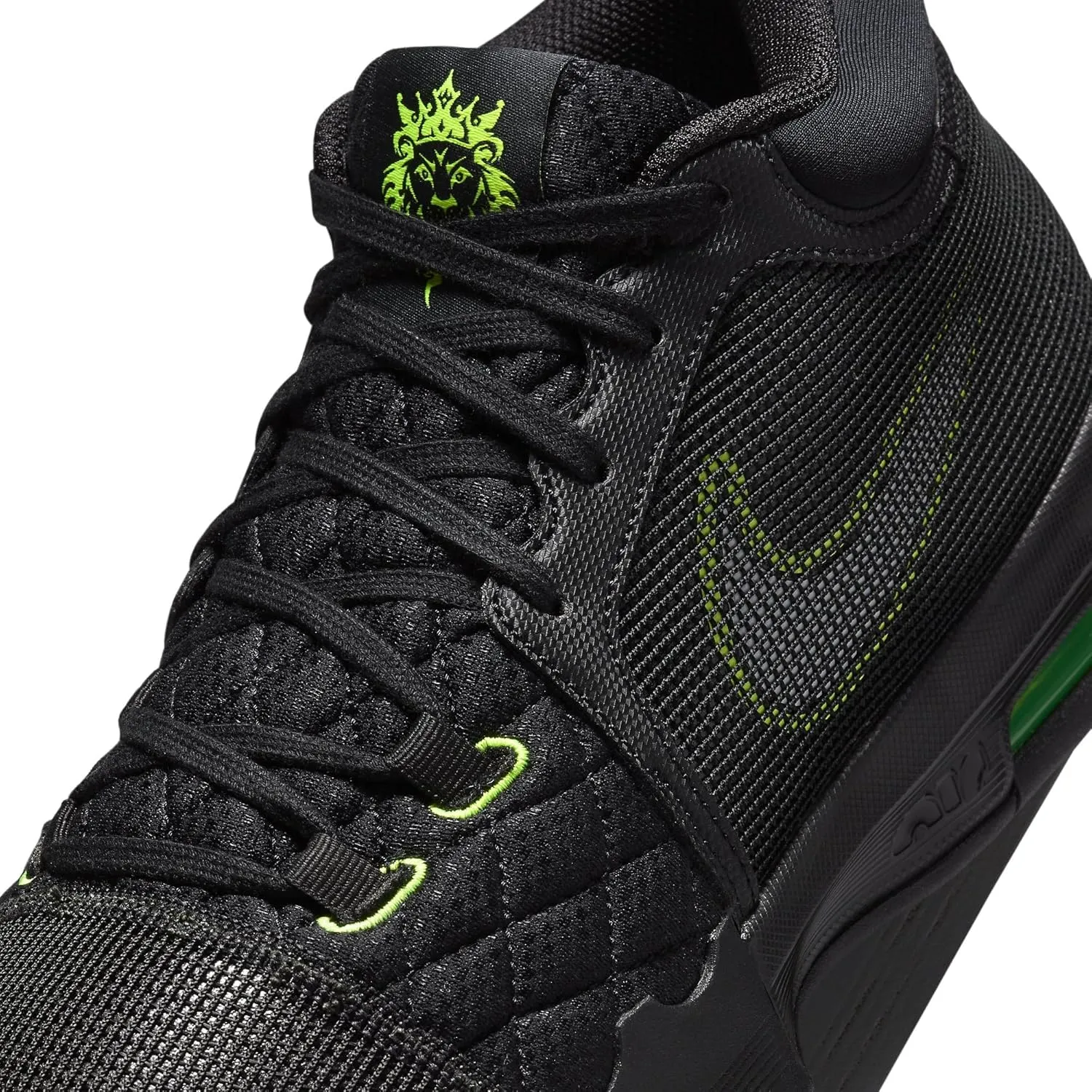 Nike Men's Basketball Shoe