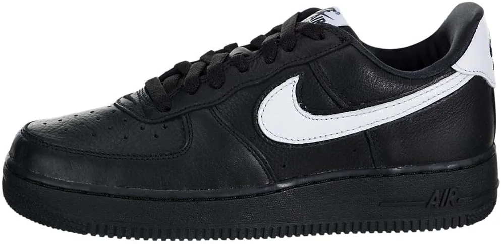 Nike Men's Classic Basketball Shoe