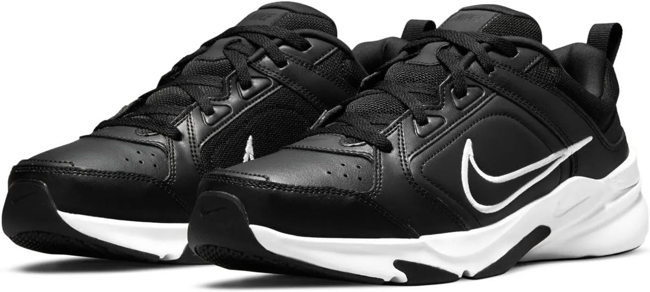 NIKE Men's Gymnastics Shoe