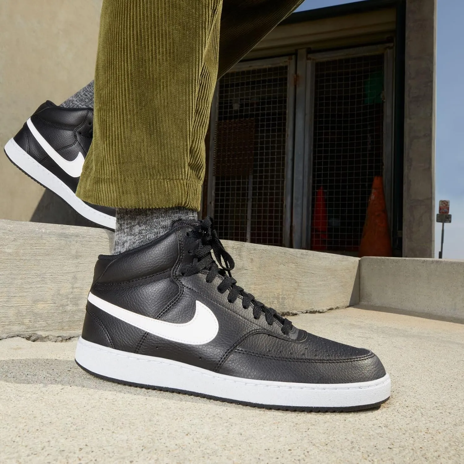 Nike Men's Low-top Walking Shoe