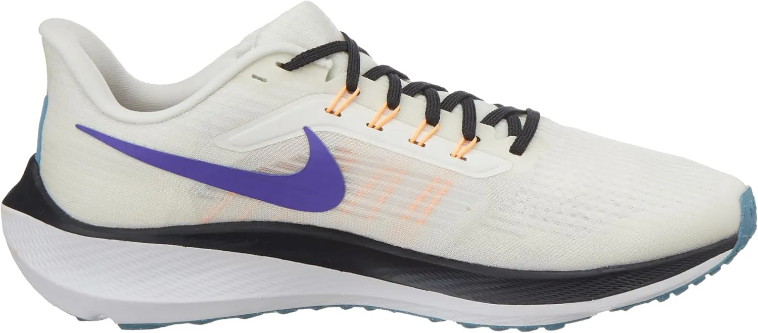 NIKE Women's Sneaker