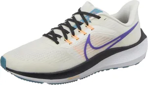 NIKE Women's Sneaker