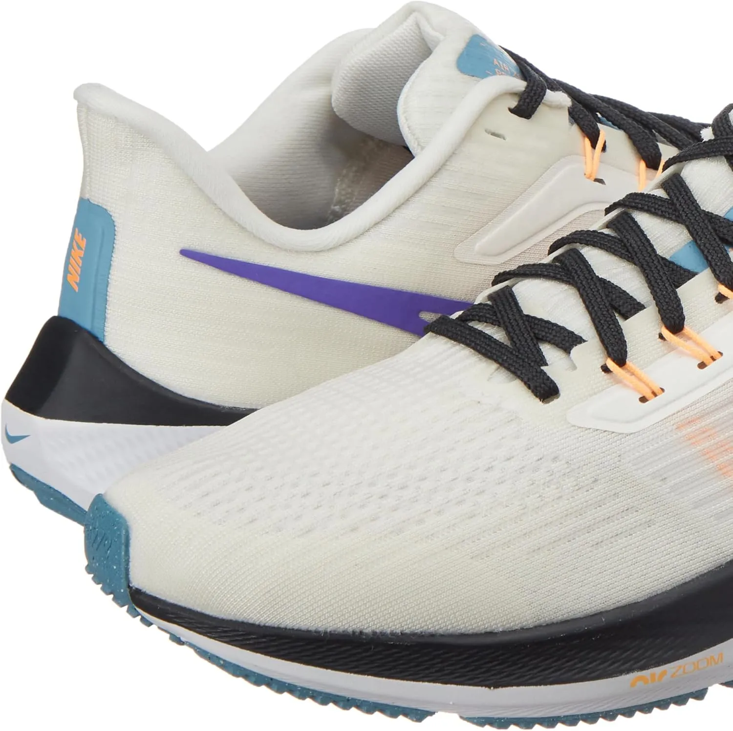 NIKE Women's Sneaker