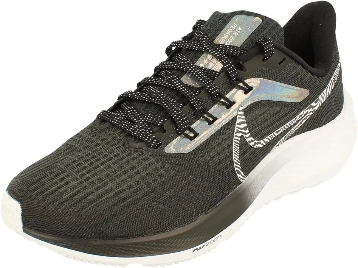 NIKE Women's Sneaker