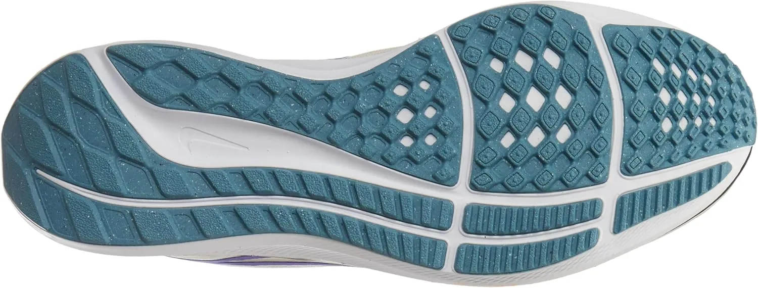 NIKE Women's Sneaker