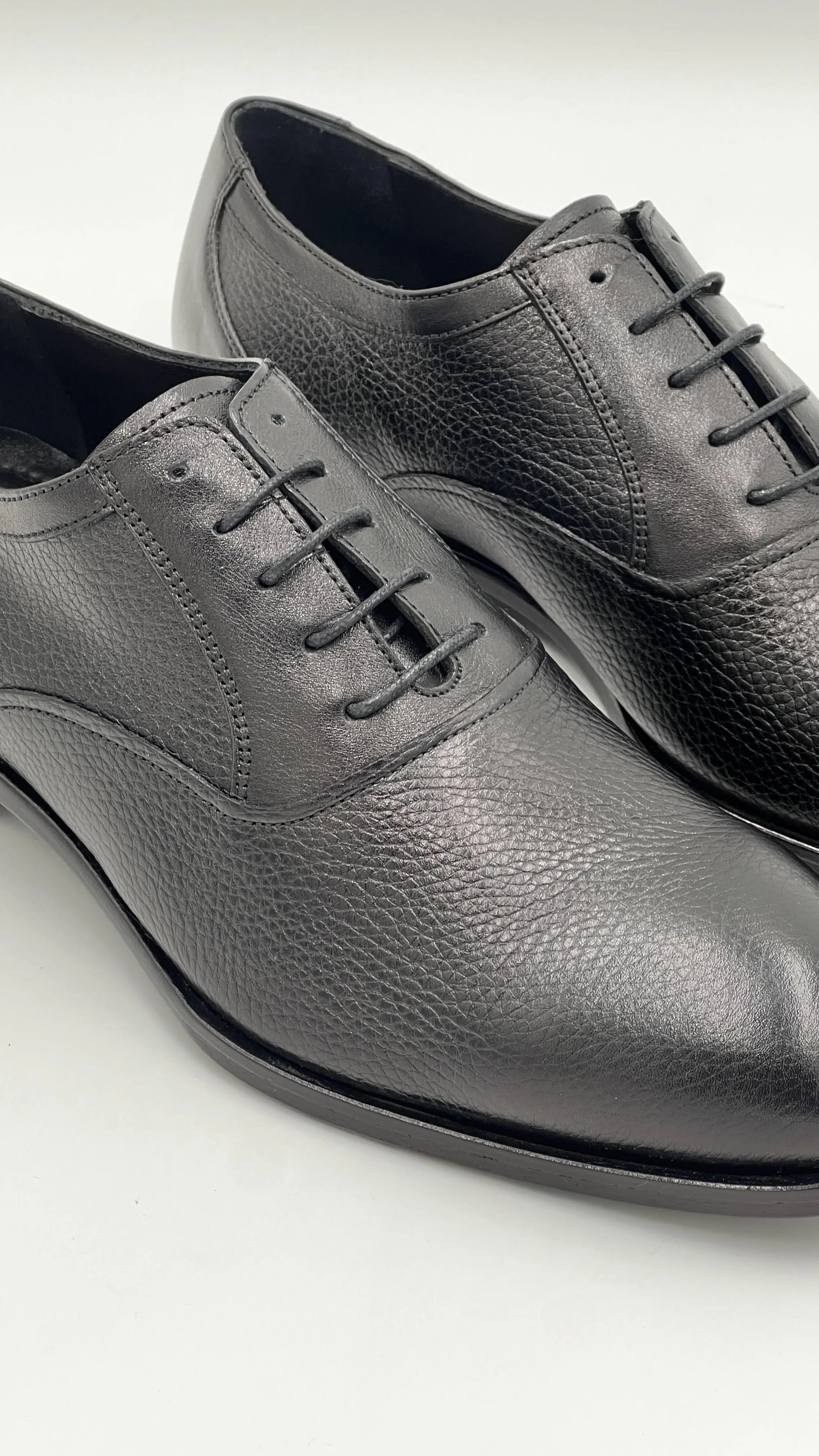 Style: 24202-Black